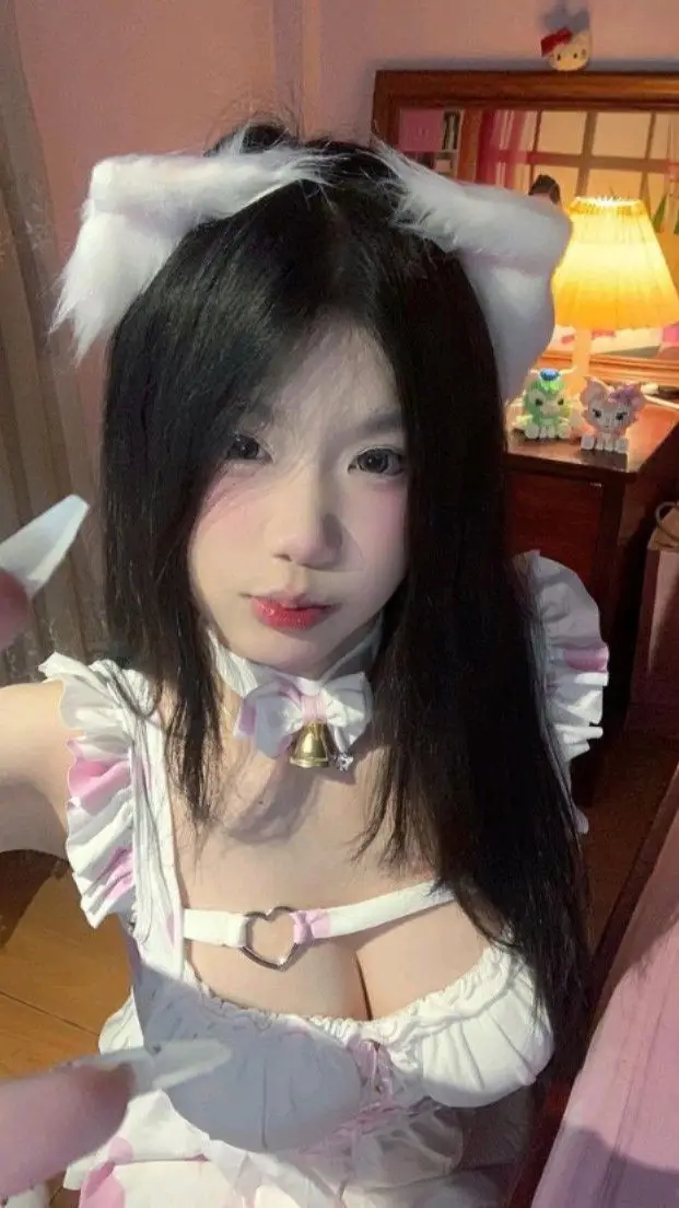Gái xinh cosplay hầu gái - Khám phá vẻ đẹp đáng yêu 43