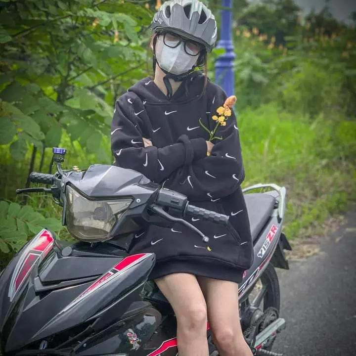 Gái Xinh Đeo Khẩu Trang: Bộ Sưu Tập 50+ Hình Ảnh Thời Đại Mới Đáng Xem