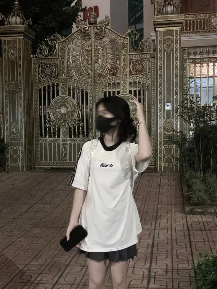 Gái xinh K8 che mặt gây thương nhớ 1