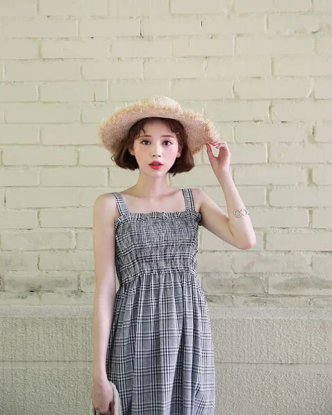 Gái Xinh Mặc Áo 2 Dây - Một Cuộc Hành Trình Thời Trang 3