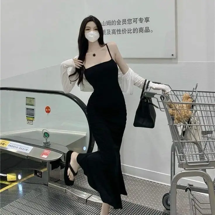 Gái Xinh Mặc Áo 2 Dây - Một Cuộc Hành Trình Thời Trang 13