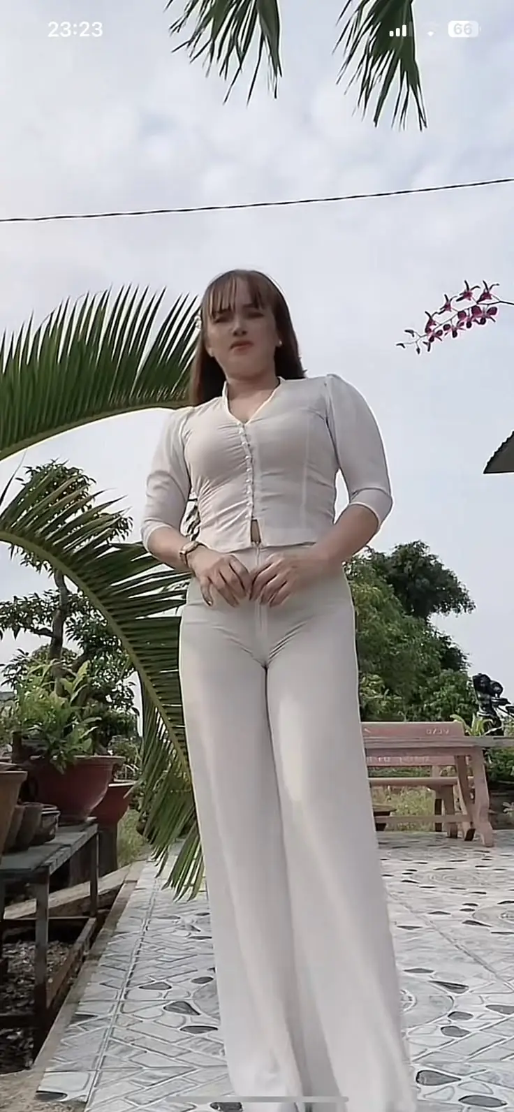 Gái Xinh Mặc Áo 2 Dây - Một Cuộc Hành Trình Thời Trang 19