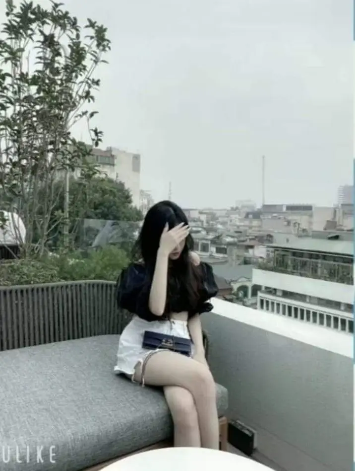 Gái Xinh Mặc Áo 2 Dây - Một Cuộc Hành Trình Thời Trang 25
