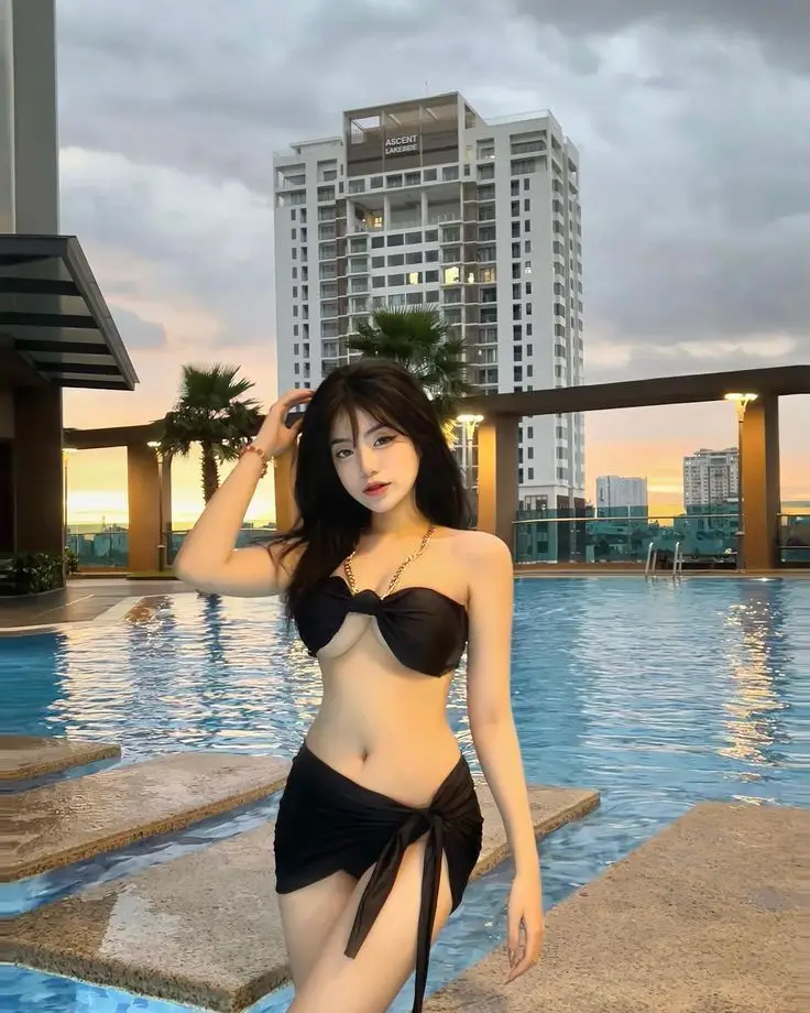 Gái Xinh Mặc Áo 2 Dây - Một Cuộc Hành Trình Thời Trang 39