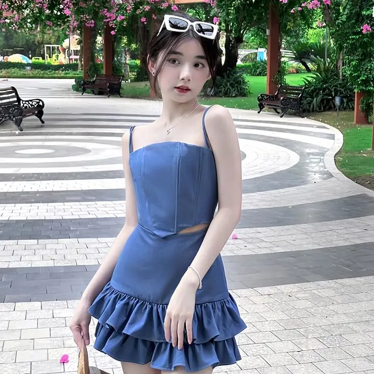 Gái Xinh Mặc Áo 2 Dây - Một Cuộc Hành Trình Thời Trang 55
