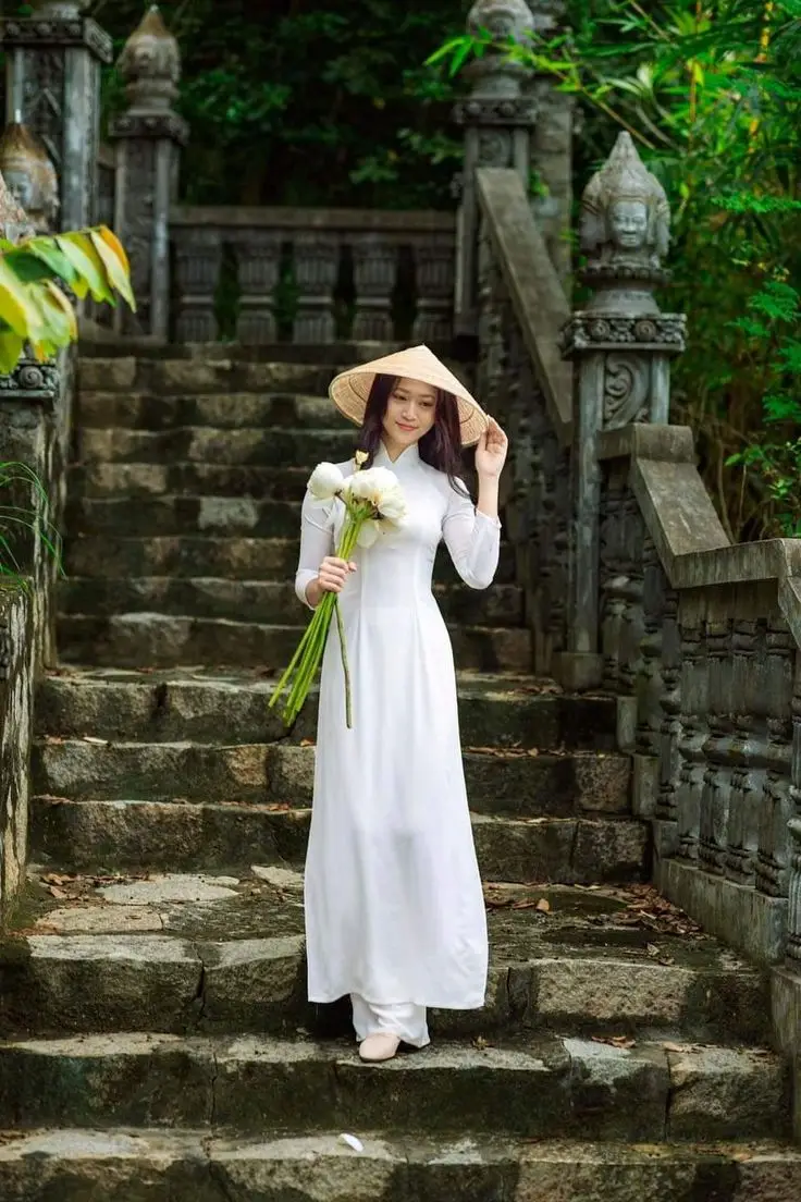 Gái Xinh Mặc Áo Dài Trắng - Bộ Ảnh Thời Trang Thanh Lịch 14