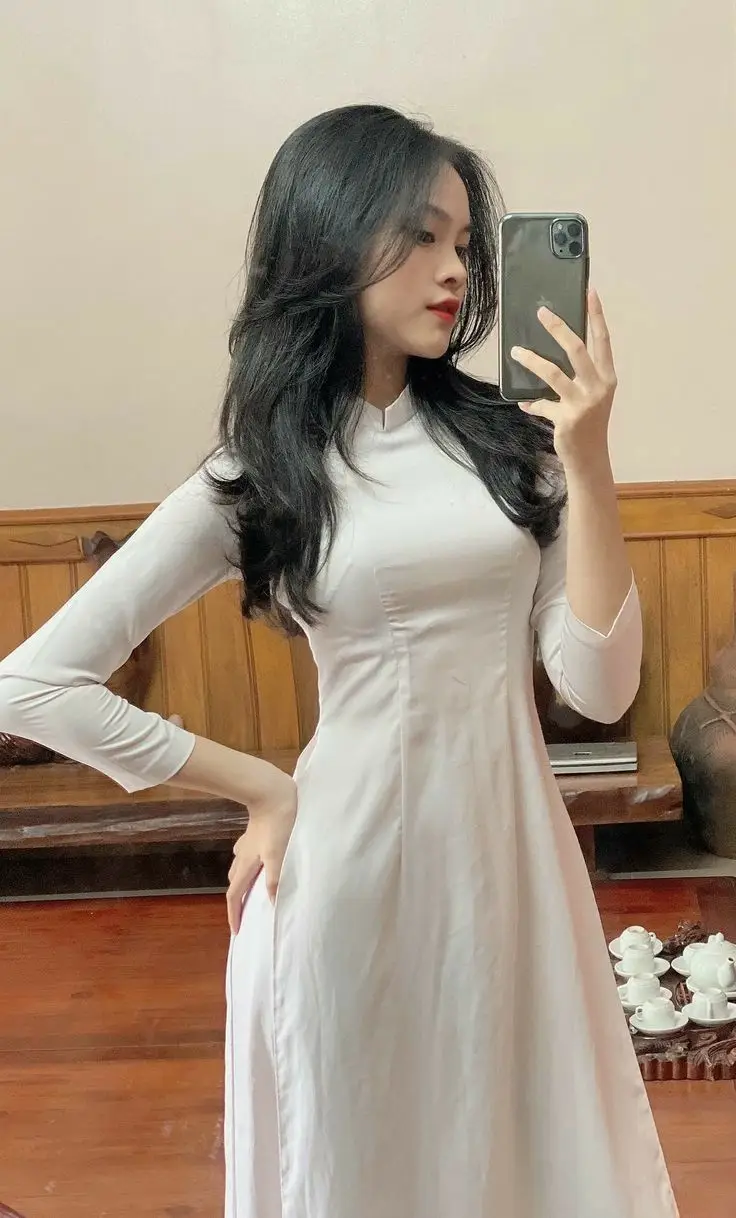 Gái Xinh Mặc Áo Dài Trắng - Bộ Ảnh Thời Trang Thanh Lịch 19