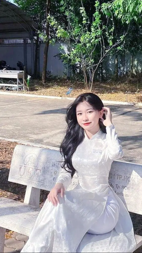 Gái Xinh Mặc Áo Dài Trắng - Bộ Ảnh Thời Trang Thanh Lịch 20