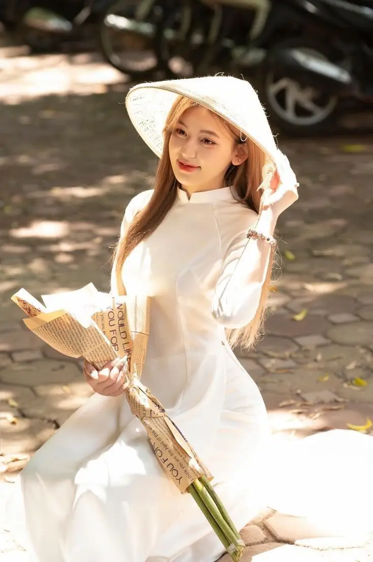 Gái Xinh Mặc Áo Dài Trắng - Bộ Ảnh Thời Trang Thanh Lịch 25