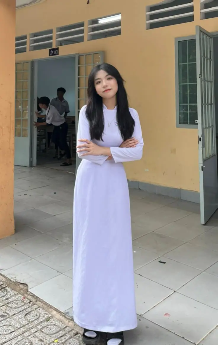 Gái Xinh Mặc Áo Dài Trắng - Bộ Ảnh Thời Trang Thanh Lịch 26