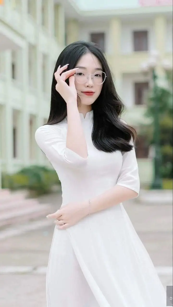 Gái Xinh Mặc Áo Dài Trắng - Bộ Ảnh Thời Trang Thanh Lịch 27