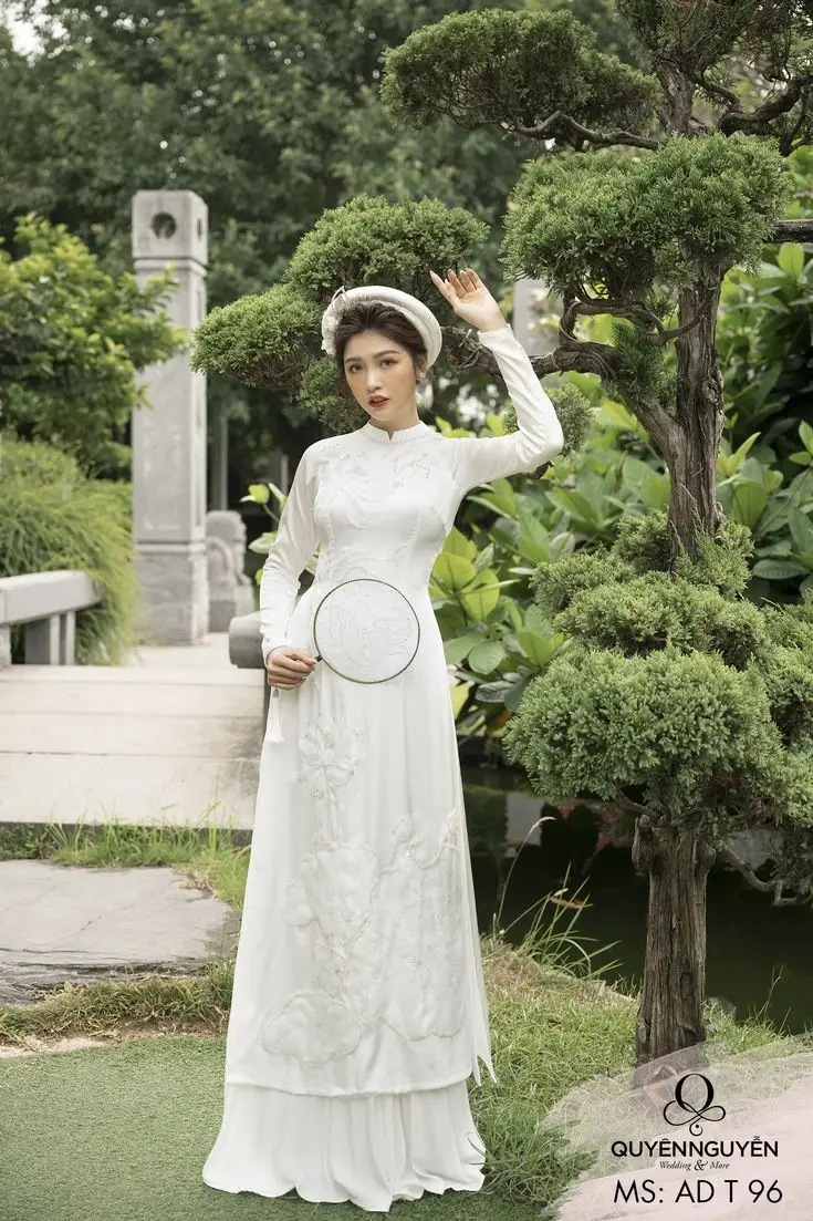 Gái Xinh Mặc Áo Dài Trắng - Bộ Ảnh Thời Trang Thanh Lịch 38