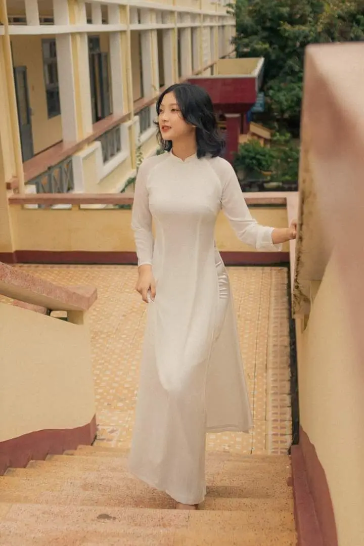 Gái Xinh Mặc Áo Dài Trắng - Bộ Ảnh Thời Trang Thanh Lịch 42