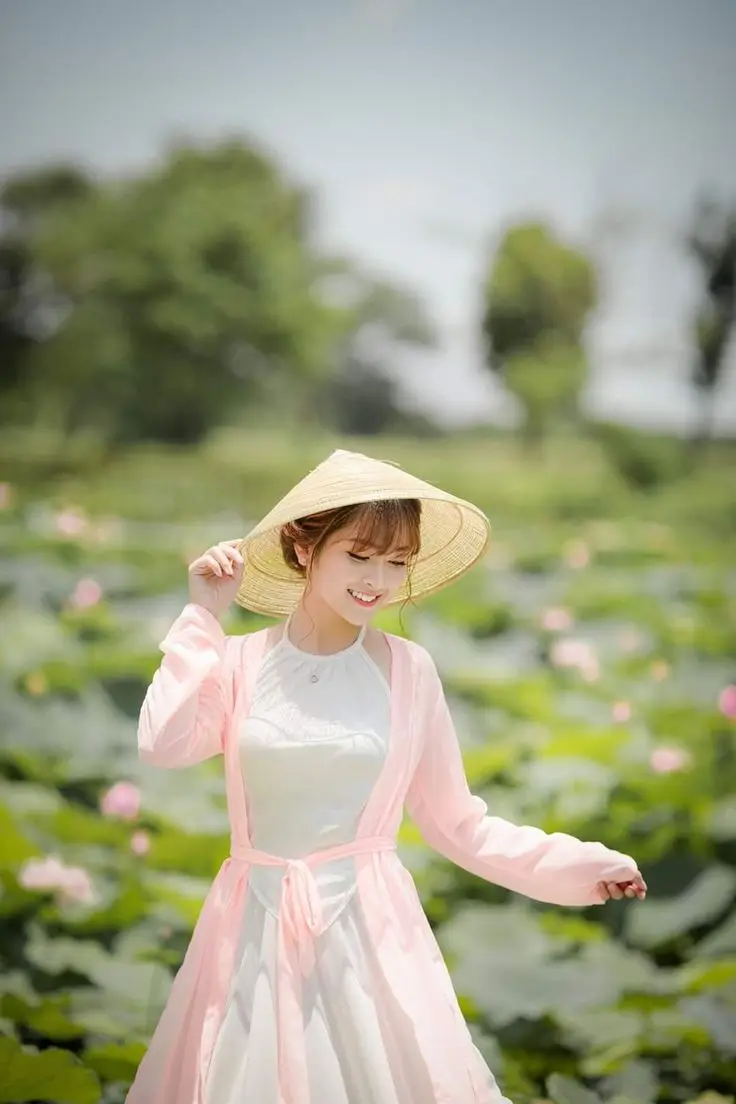 Gái Xinh Mặc Áo Dài Trắng - Bộ Ảnh Thời Trang Thanh Lịch 47