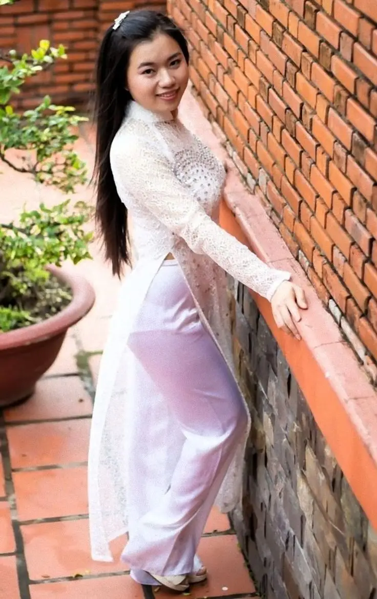 Gái Xinh Mặc Áo Dài Trắng - Bộ Ảnh Thời Trang Thanh Lịch 53