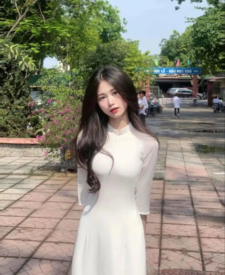 Gái Xinh Mặc Áo Dài Trắng - Bộ Ảnh Thời Trang Thanh Lịch 56