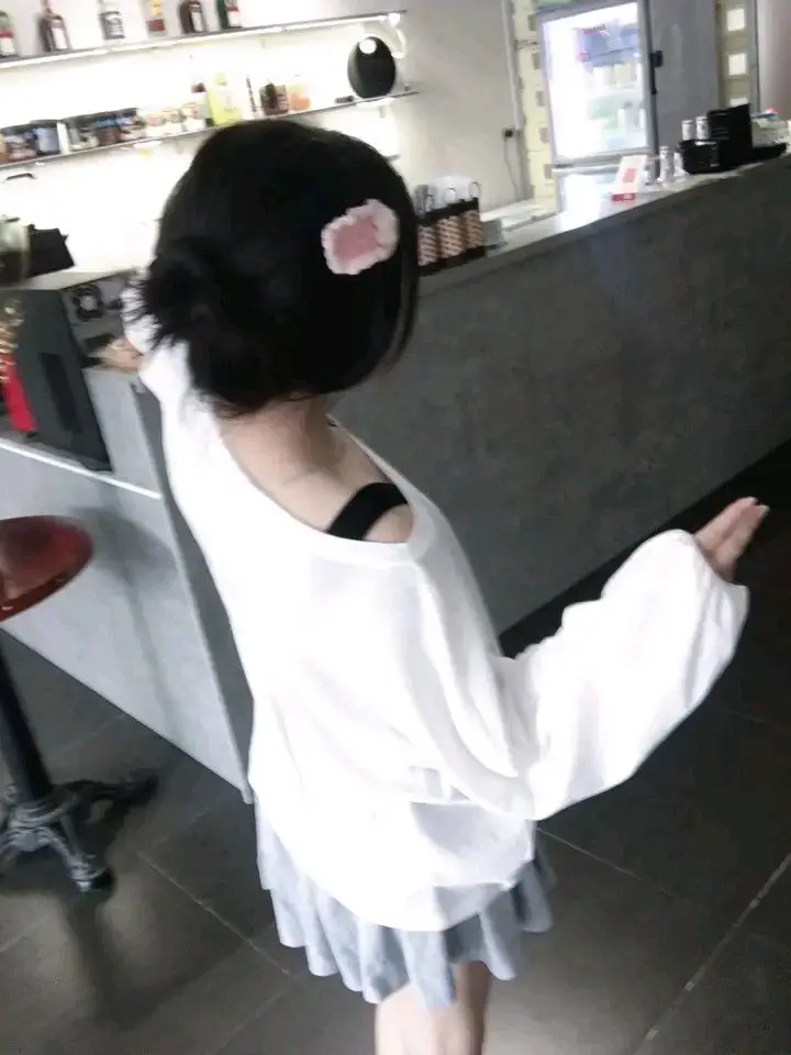 Gái Xinh Mặc Đồ Hở Hang Nổi Bật 28