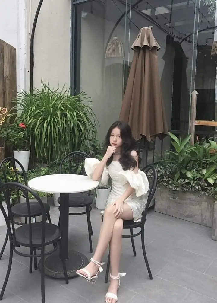 Gái Xinh Mặc Váy Lưới Thu Hút 46