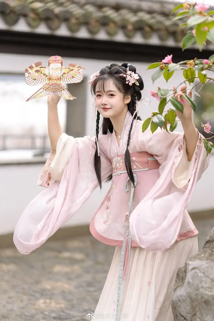 Gái Xinh Trung Quốc Cosplay - Khám Phá Thế Giới Thời Trang Độc Đáo 8