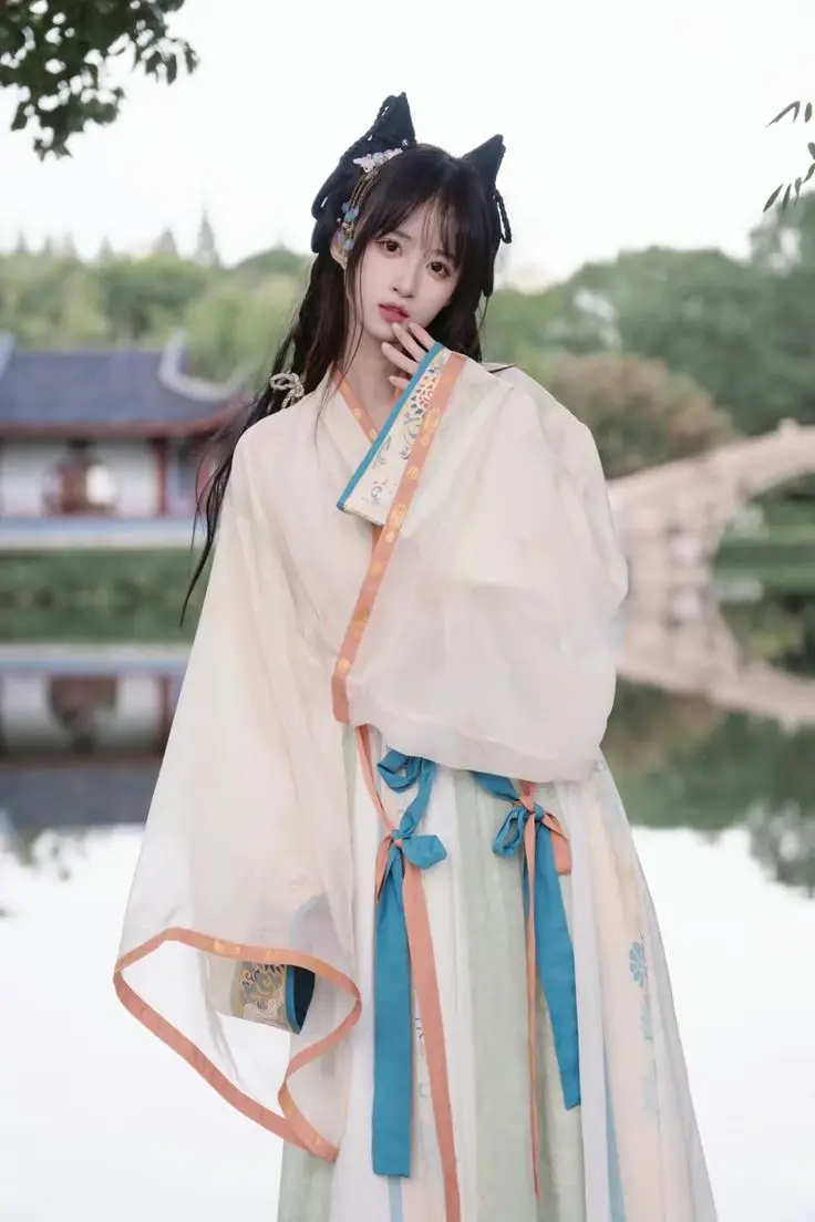 Gái Xinh Trung Quốc Cosplay - Khám Phá Thế Giới Thời Trang Độc Đáo 9