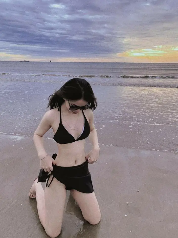 Gái xinh Trung Quốc mặc bikini gợi cảm 53