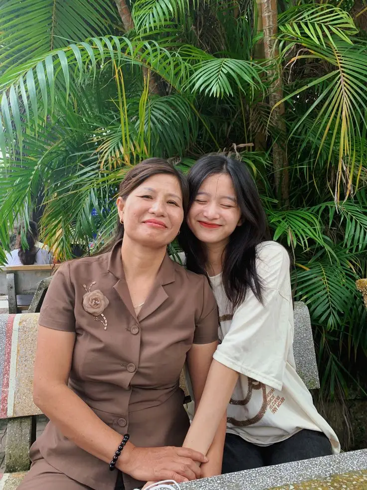 Hình ảnh cha và con gái hạnh phúc 13
