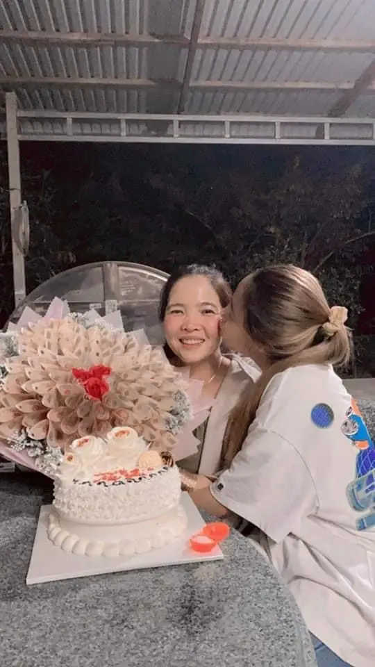 Hình ảnh cha và con gái hạnh phúc 28