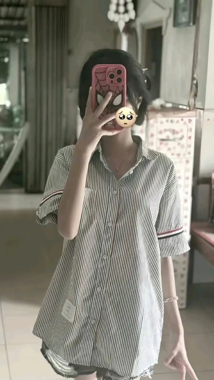 Hình Ảnh Cô Gái Cầm Hoa Che Mặt Nghệ Thuật 36