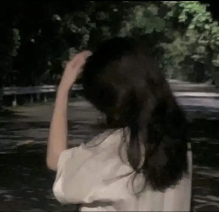 Hình Ảnh Con Gái Cute Che Mặt - Sự Dễ Thương Đến Từng Chi Tiết 1