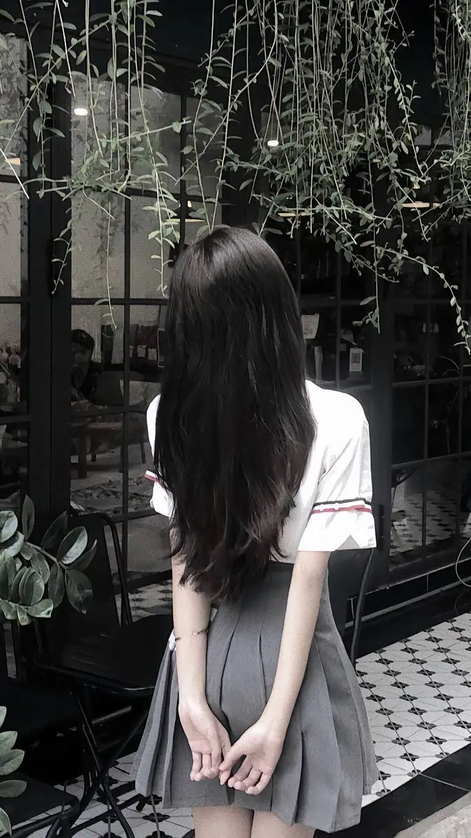 Hình Ảnh Con Gái Cute Che Mặt - Sự Dễ Thương Đến Từng Chi Tiết 19