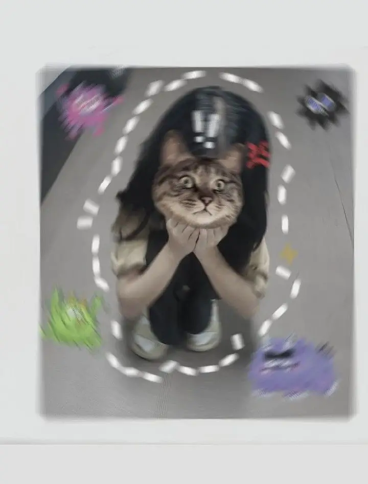 Hình Ảnh Con Gái Cute Che Mặt - Sự Dễ Thương Đến Từng Chi Tiết 28