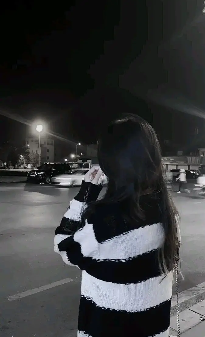 Hình Ảnh Con Gái Cute Che Mặt - Sự Dễ Thương Đến Từng Chi Tiết 49