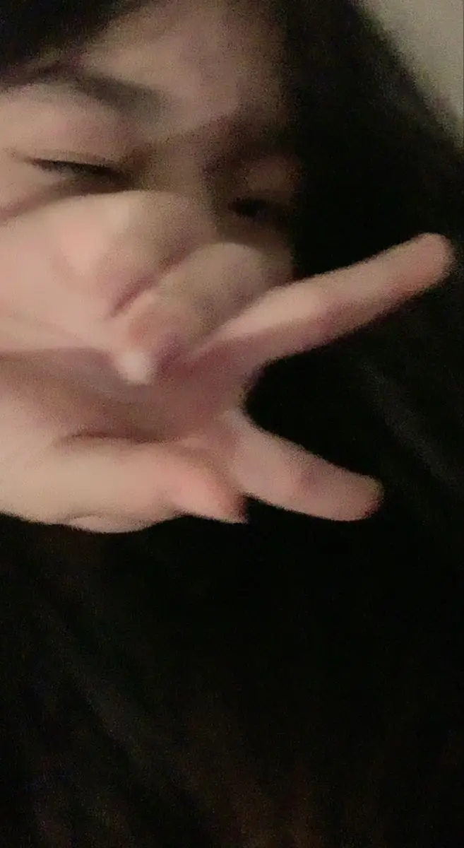 Hình Ảnh Con Gái Cute Che Mặt - Sự Dễ Thương Đến Từng Chi Tiết 53