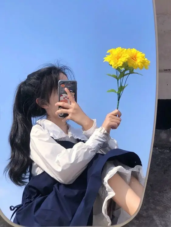 Hình ảnh con gái cute dễ thương che mặt - Tuyển tập hình ảnh đáng yêu 23