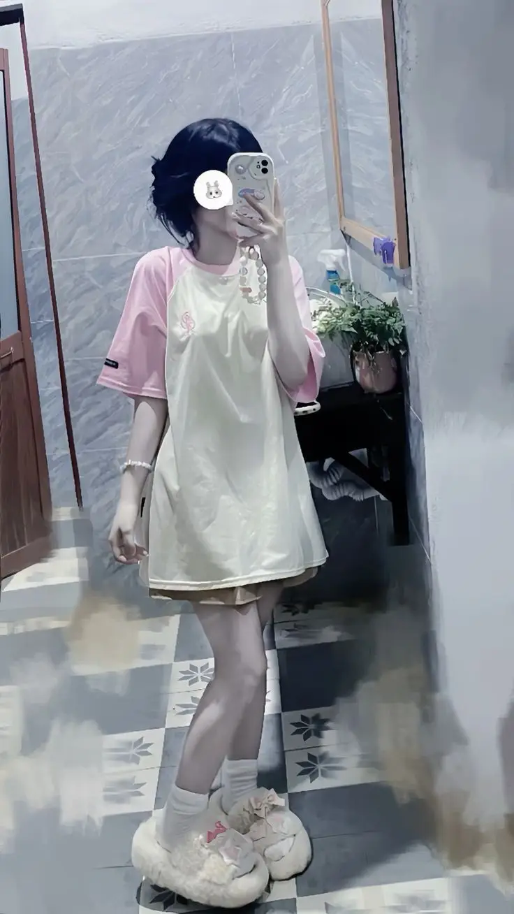 Hình ảnh con gái cute dễ thương che mặt - Tuyển tập hình ảnh đáng yêu 41