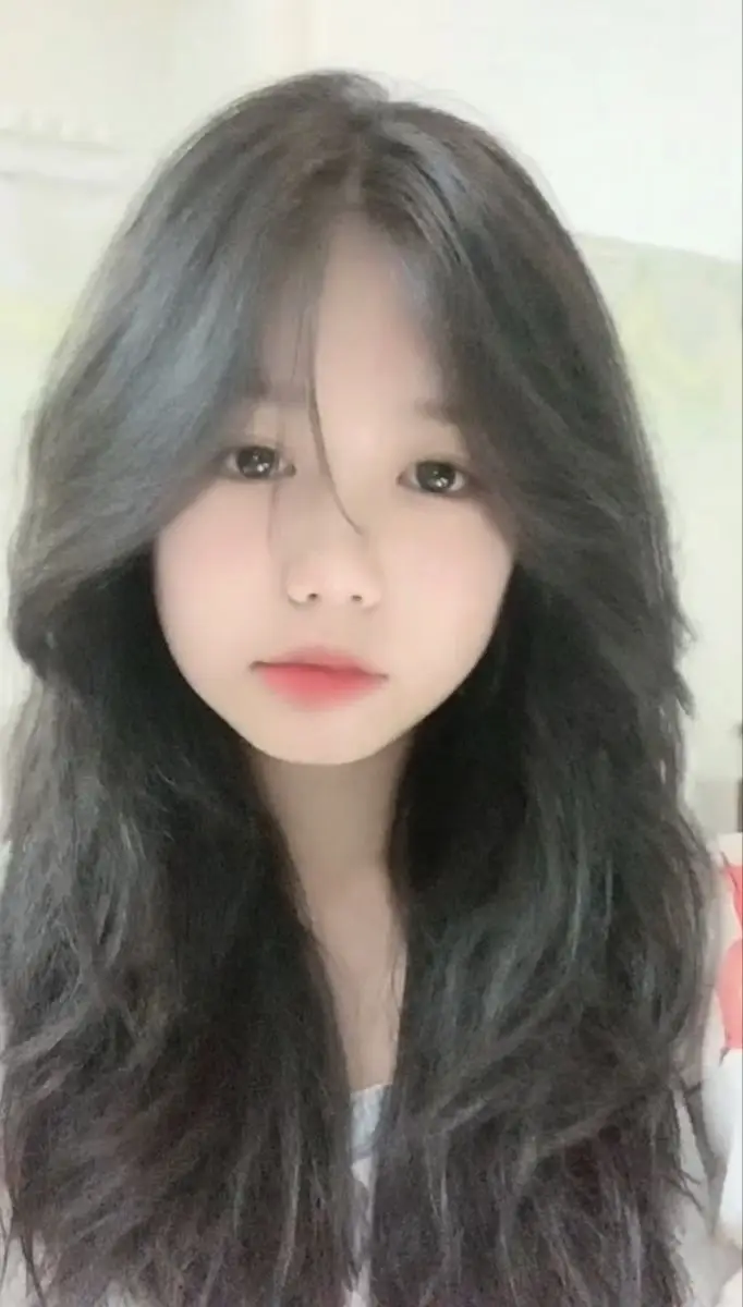 Hình ảnh con gái cute dễ thương che mặt - Tuyển tập hình ảnh đáng yêu 59