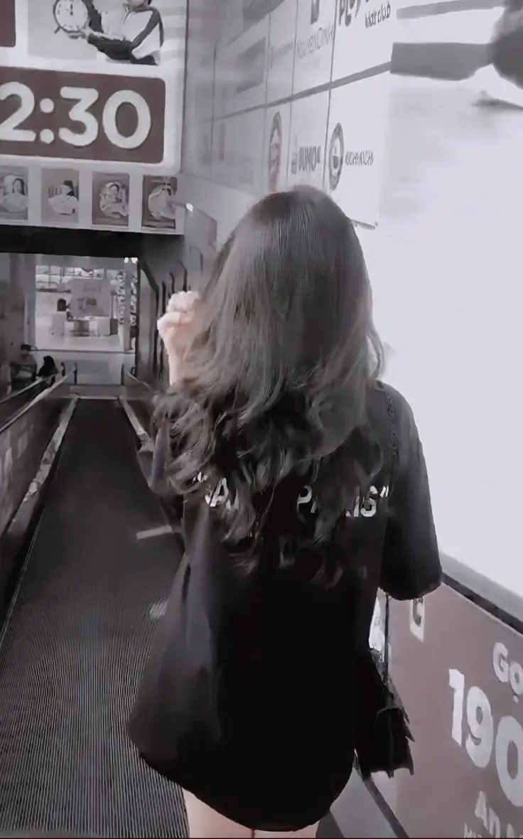 Hình ảnh con gái ngầu che mặt - Sự bí ẩn trong từng khung hình 14