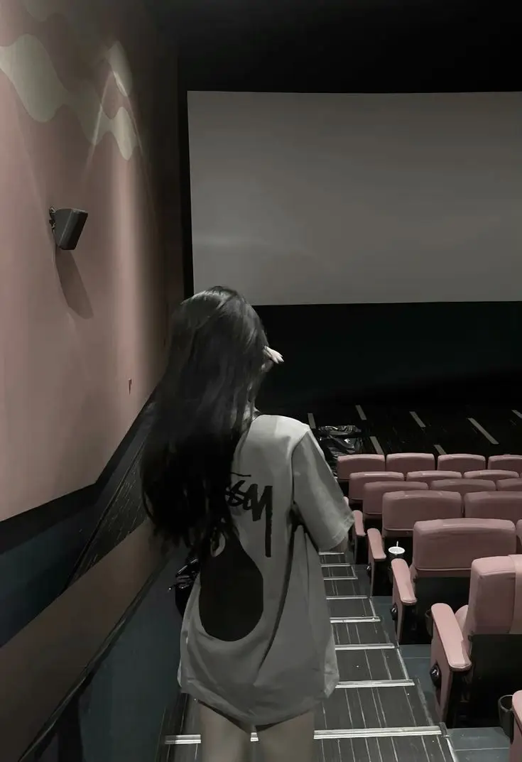 Hình ảnh con gái ngầu che mặt - Sự bí ẩn trong từng khung hình 27