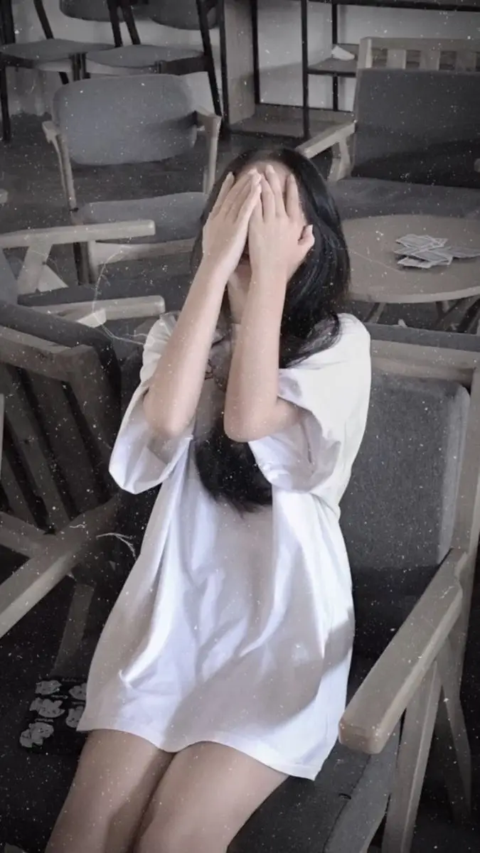 Hình ảnh con gái ngầu che mặt - Sự bí ẩn trong từng khung hình 31