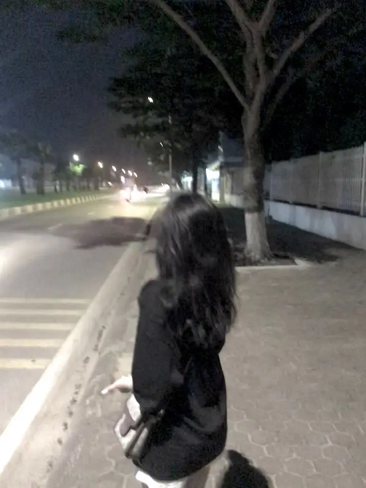 Hình ảnh con gái ngầu che mặt - Sự bí ẩn trong từng khung hình 43