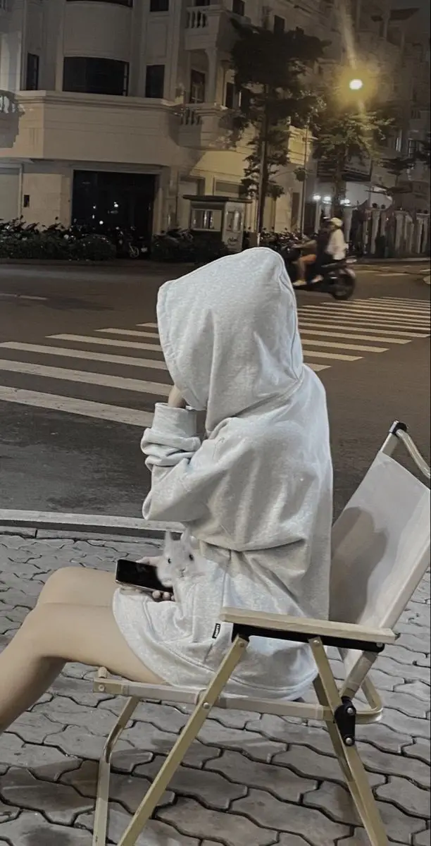 Hình ảnh con gái ngầu che mặt - Sự bí ẩn trong từng khung hình 49