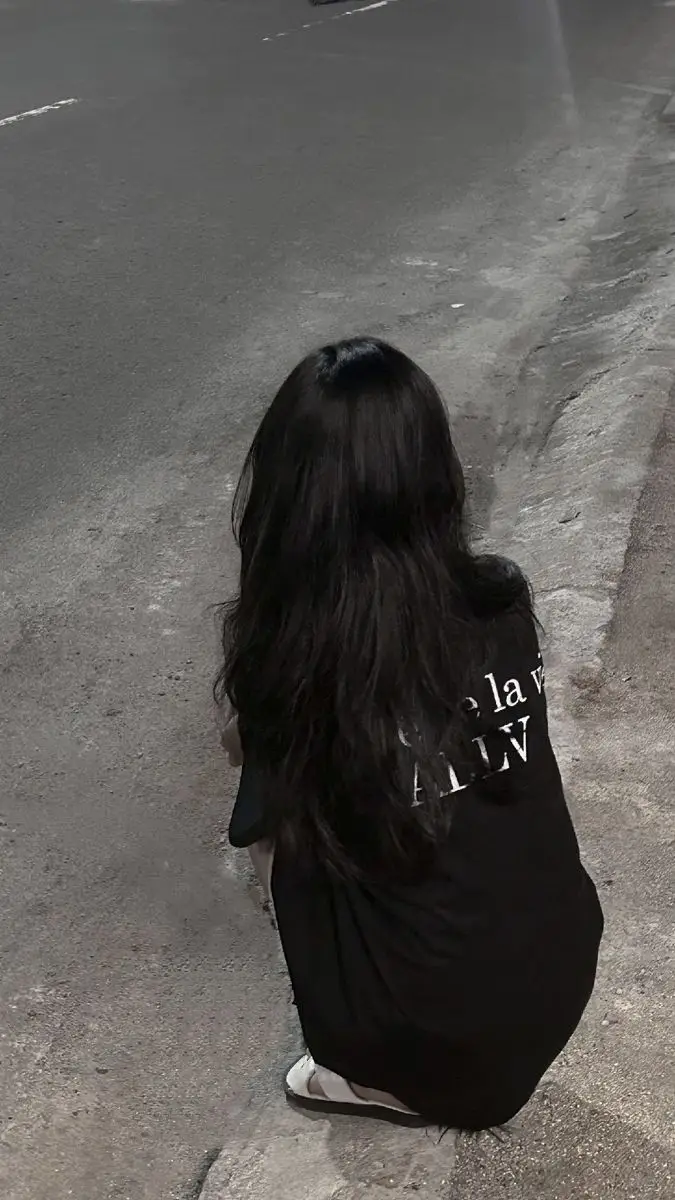 Hình ảnh con gái ngầu che mặt - Sự bí ẩn trong từng khung hình 50