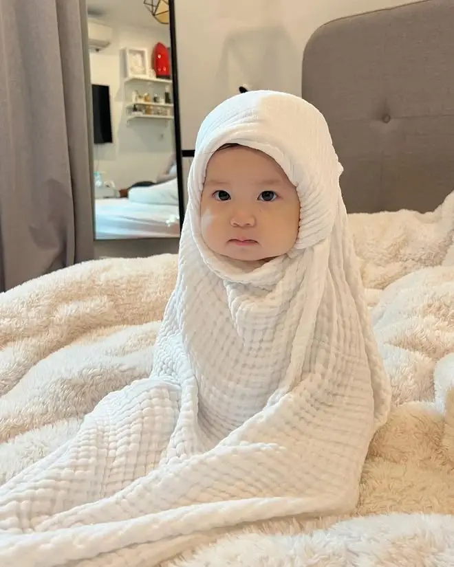 Hình ảnh em bé gái đáng yêu - Kho tàng hình ảnh ngọt ngào 47