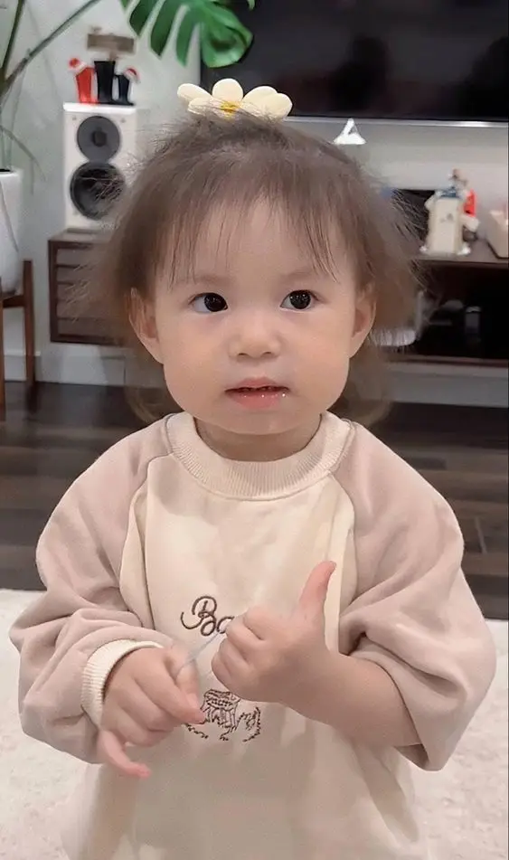 Hình ảnh em bé gái đáng yêu - Kho tàng hình ảnh ngọt ngào 52