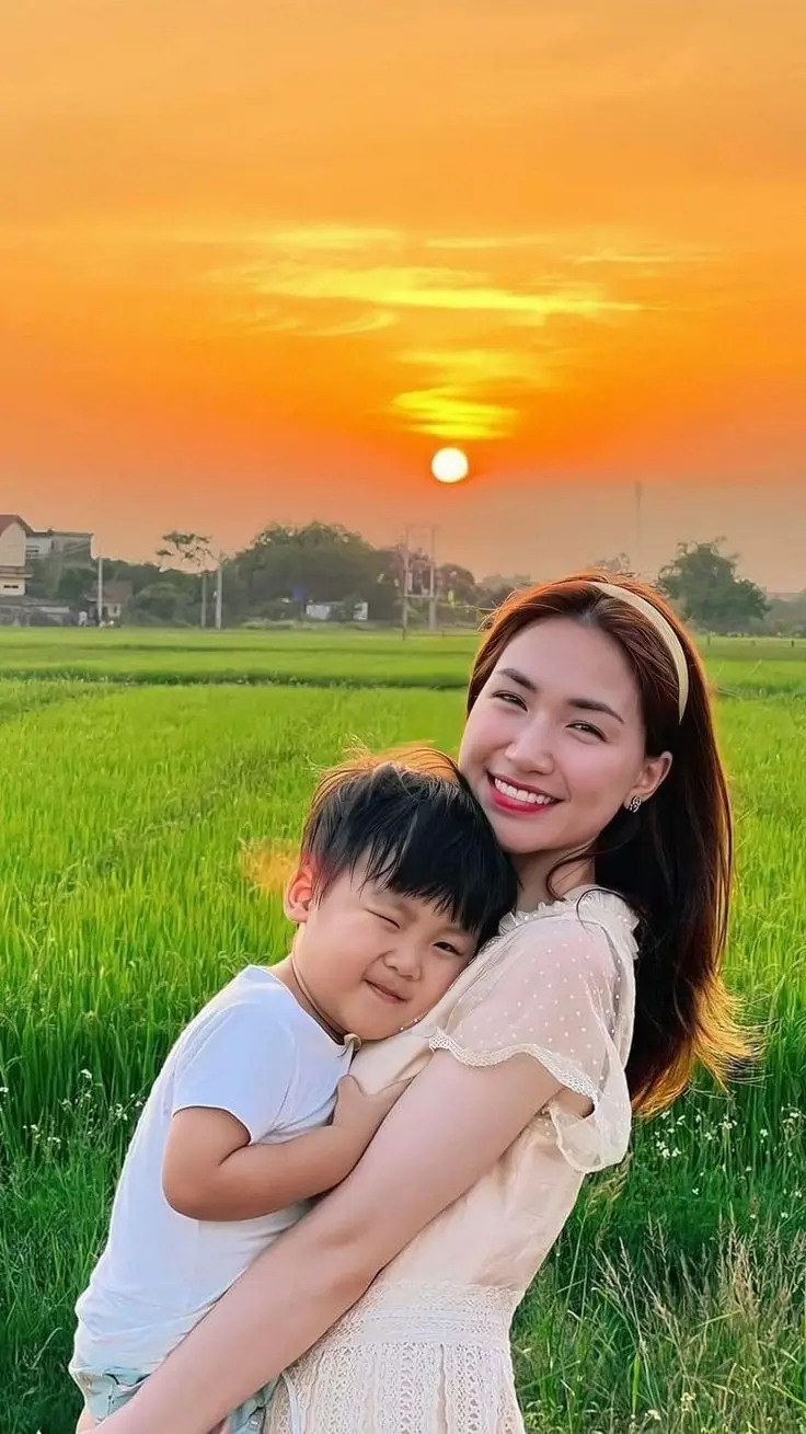 Hình Ảnh Mẹ Và Con Gái - Những Giây Phút Ngọt Ngào 25