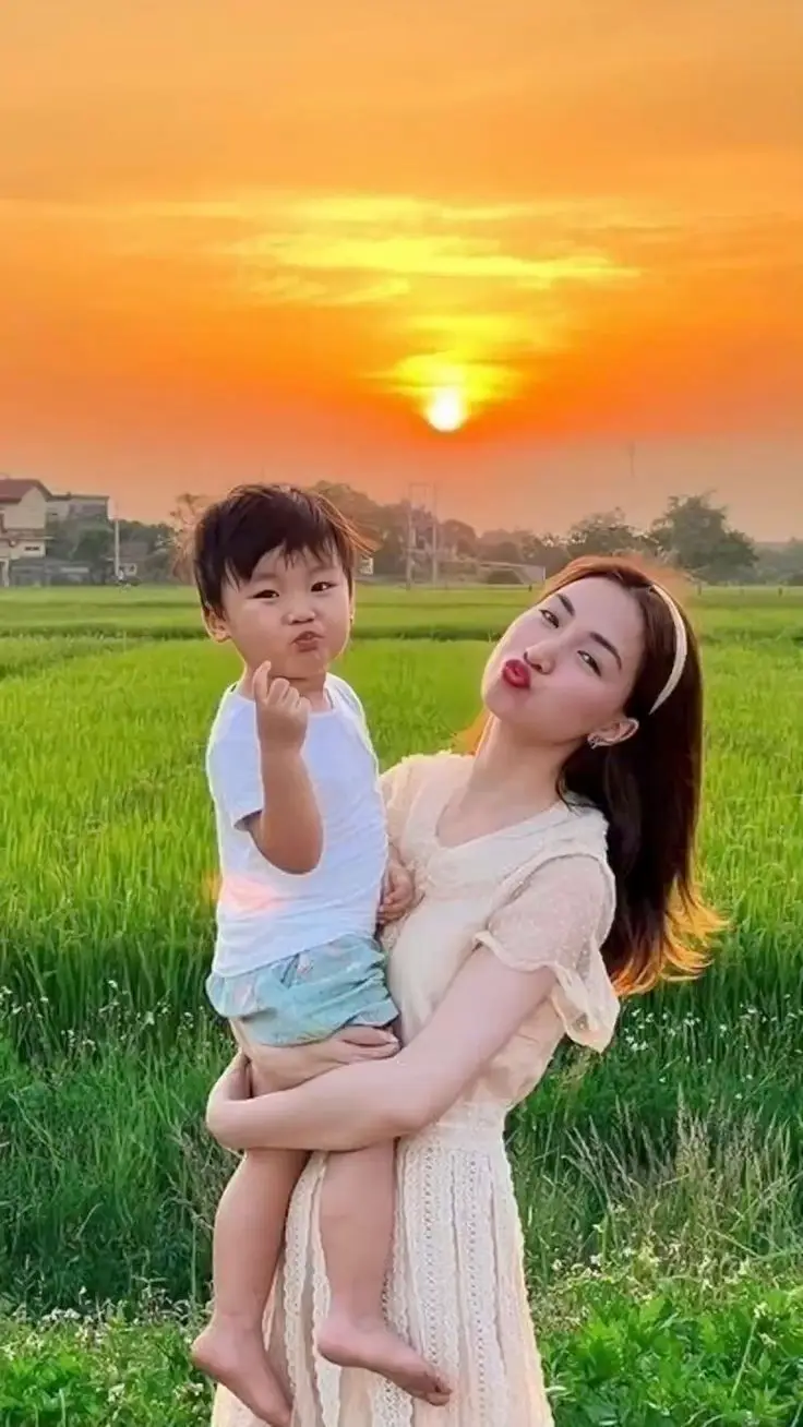 Hình Ảnh Mẹ Và Con Gái - Những Giây Phút Ngọt Ngào 27