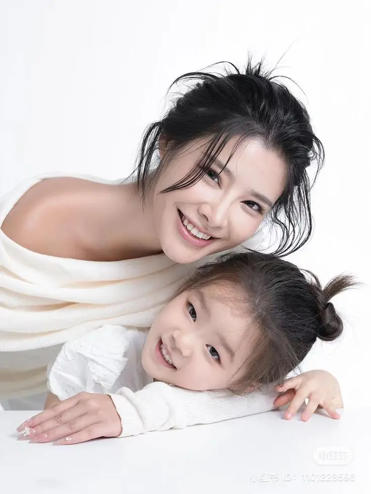 Hình Ảnh Mẹ Và Con Gái - Những Giây Phút Ngọt Ngào 64