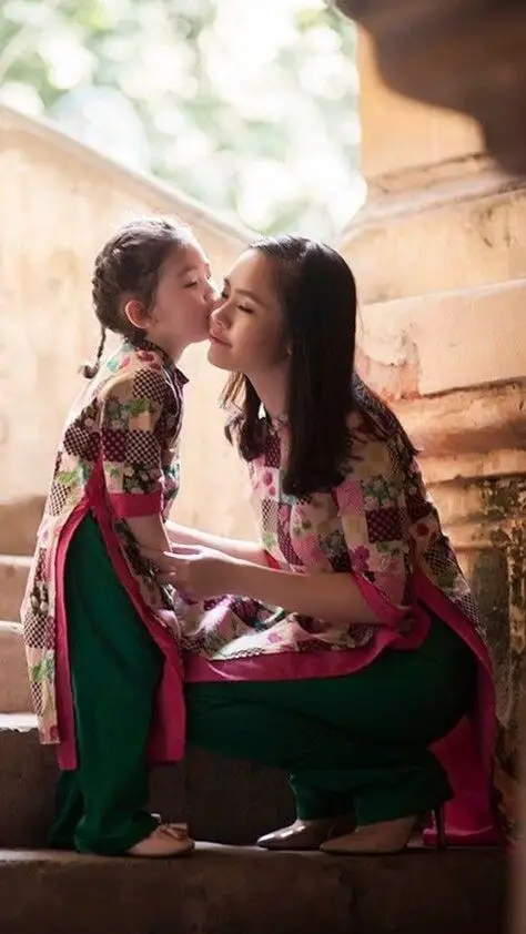 Hình Ảnh Mẹ Và Con Gái Đẹp Nhất: Tình Yêu Thiên Nhiên 18