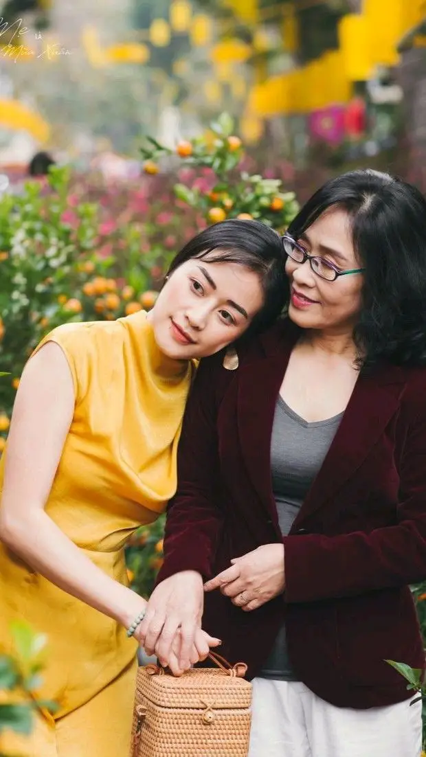 Hình Ảnh Mẹ Và Con Gái Đẹp Nhất: Tình Yêu Thiên Nhiên 37