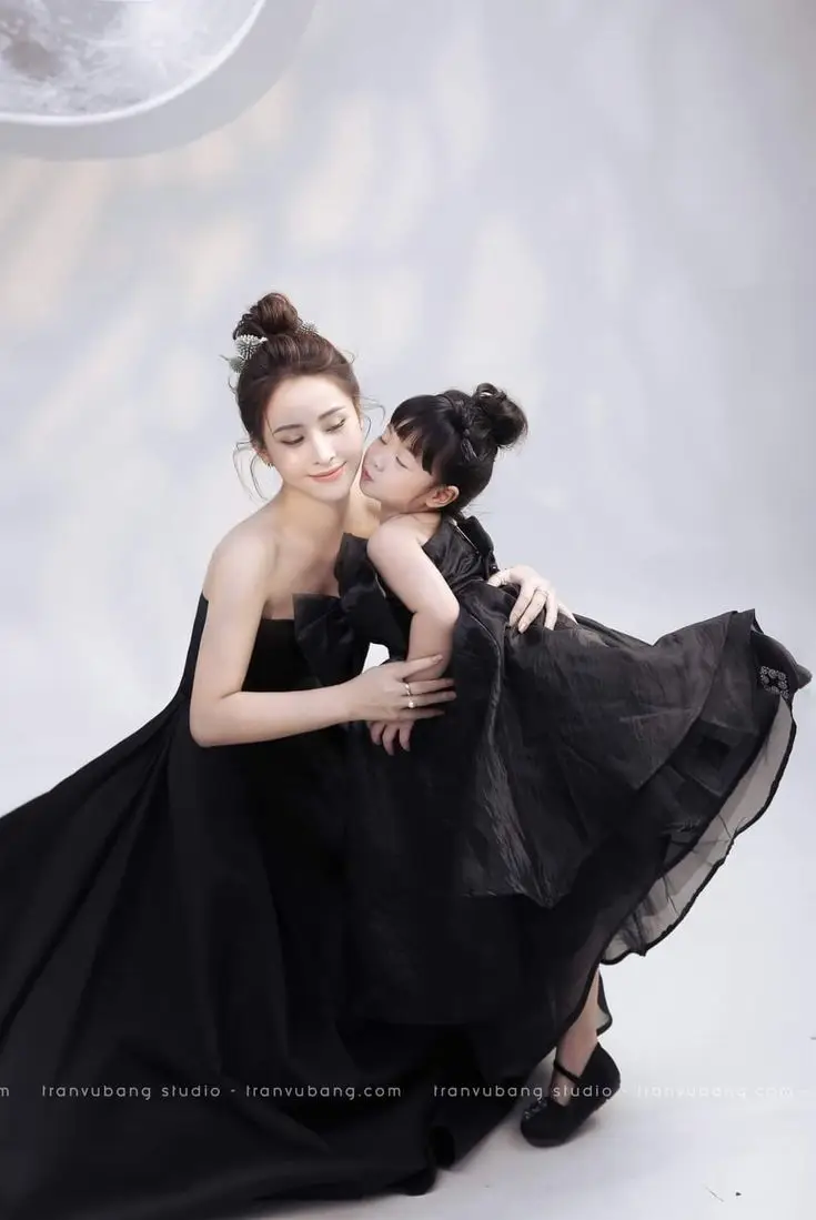 Hình Ảnh Mẹ Và Con Gái Đẹp Nhất: Tình Yêu Thiên Nhiên 54